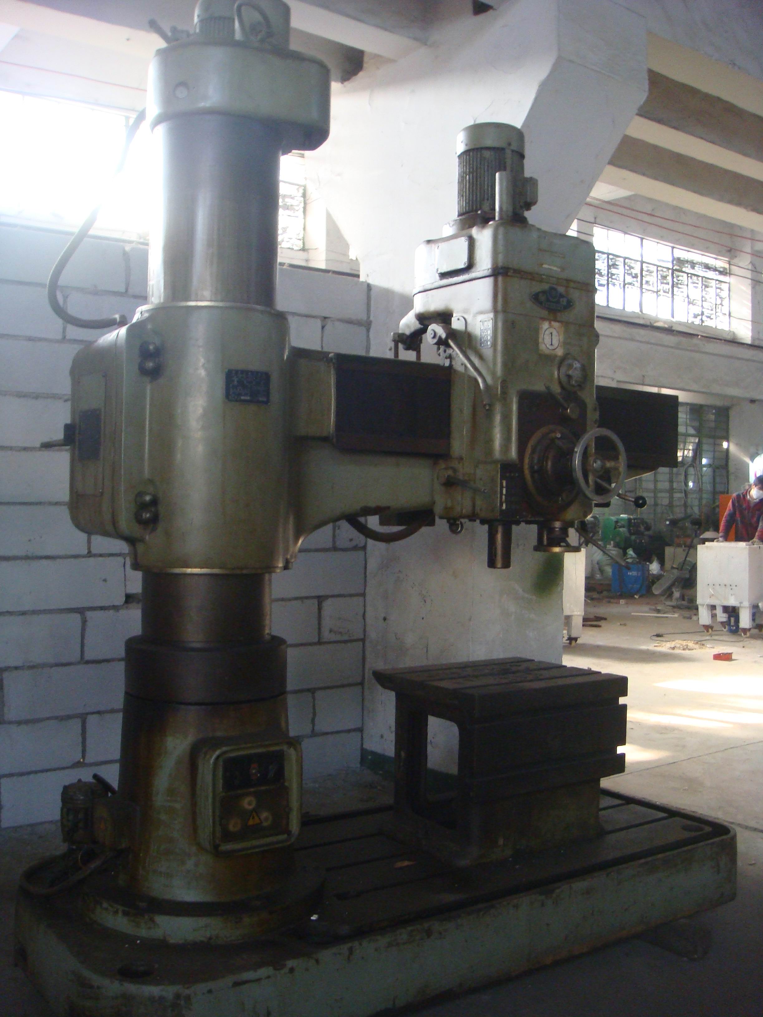 南京第四机床厂星球牌z3035b13摇臂钻